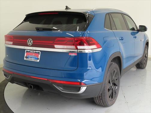 2025 Volkswagen Atlas Cross Sport 2.0T SE w/Technology