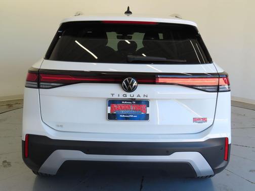 2025 Volkswagen Tiguan 2.0T SE
