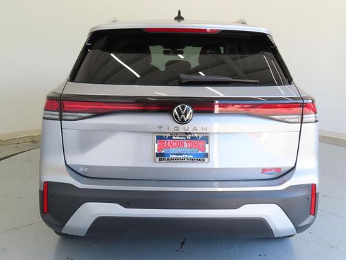 2025 Volkswagen Tiguan 2.0T SE