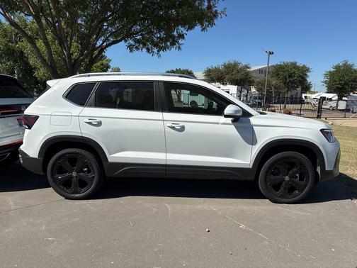 2025 Volkswagen Taos 1.5T SEL