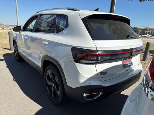 2025 Volkswagen Taos 1.5T SEL