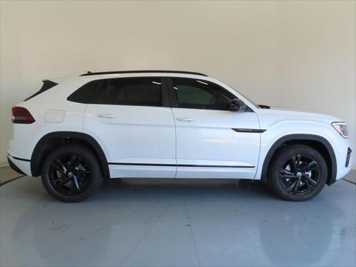 2025 Volkswagen Atlas Cross Sport 2.0T SEL