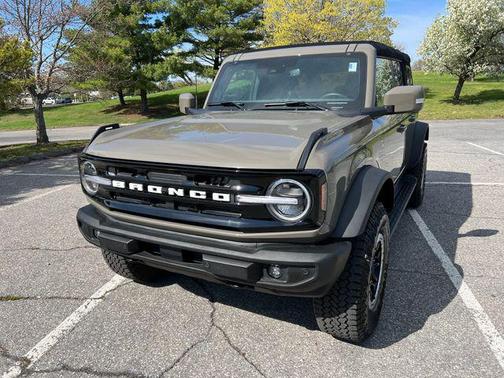 MARSH GRAY 2025 Ford Bronco Outer Banks