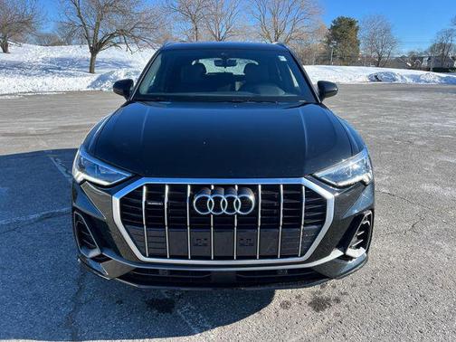 2025 Audi Q3 Premium 45 TFSI S line quattro Tiptronic