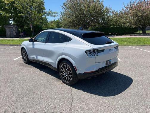 2022 Ford Mustang Mach-E GT