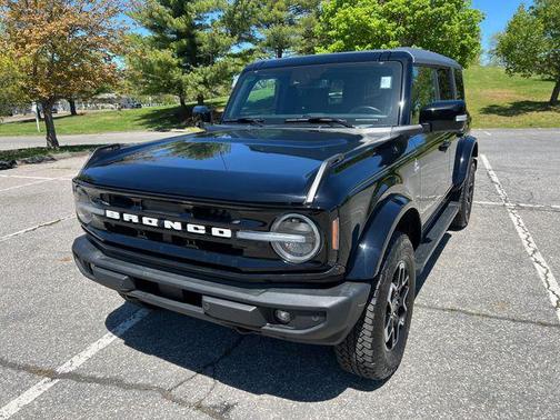 SHADOW BLACK 2023 Ford Bronco Outer Banks