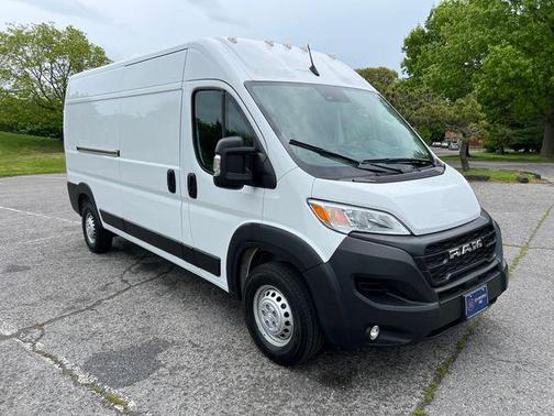 Bright White Clearcoat 2026 RAM ProMaster 2500 Tradesman