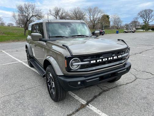 MARSH GRAY 2025 Ford Bronco Outer Banks