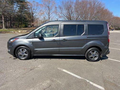 2020 Ford Transit Connect Titanium w/Rear Liftgate
