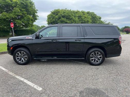 2023 Chevrolet Suburban 4WD Z71