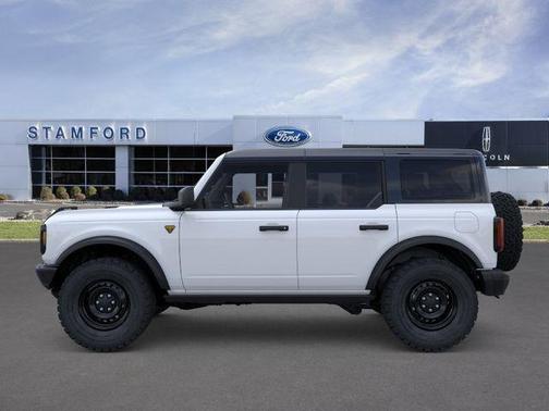 OXFORD WHITE 2026 Ford Bronco Badlands