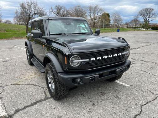 SHADOW BLACK 2025 Ford Bronco Badlands