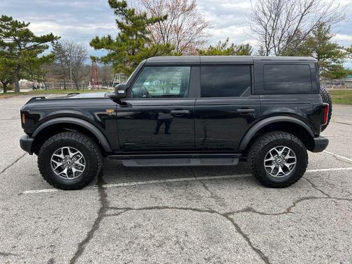 SHADOW BLACK 2025 Ford Bronco Badlands