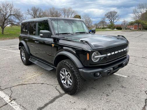 SHADOW BLACK 2025 Ford Bronco Badlands