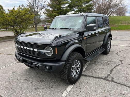 SHADOW BLACK 2025 Ford Bronco Badlands