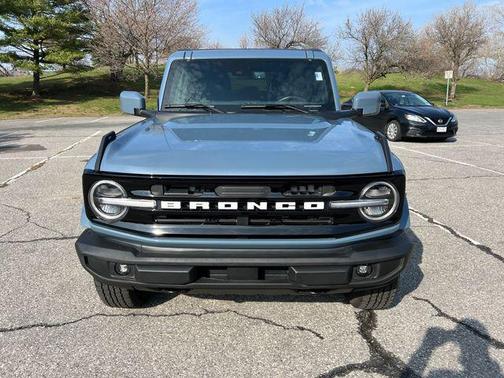 AZURE GRAY MET TRI-COAT 2025 Ford Bronco Outer Banks
