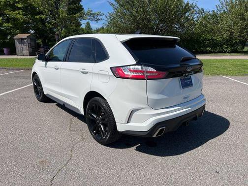 2022 Ford Edge ST