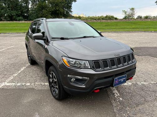 Granite Crystal Metallic Clearcoat 2019 Jeep Compass Trailhawk
