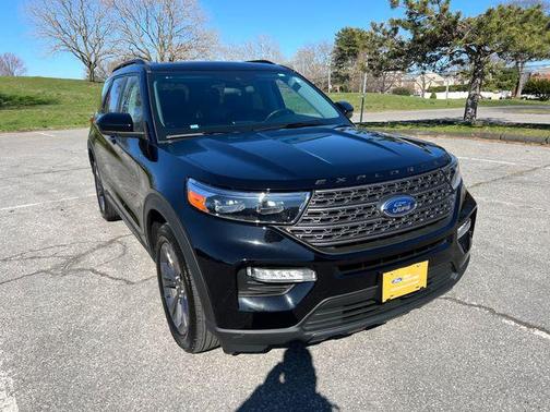 AGATE BLACK METALLIC 2023 Ford Explorer XLT