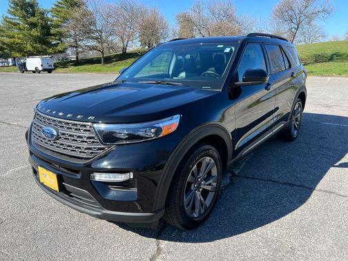 AGATE BLACK METALLIC 2023 Ford Explorer XLT