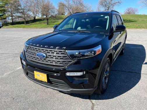 AGATE BLACK METALLIC 2023 Ford Explorer XLT