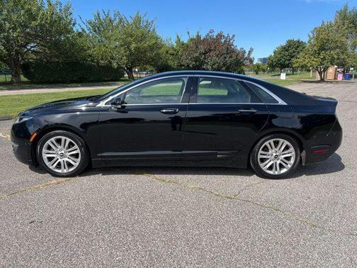 2016 Lincoln MKZ Base