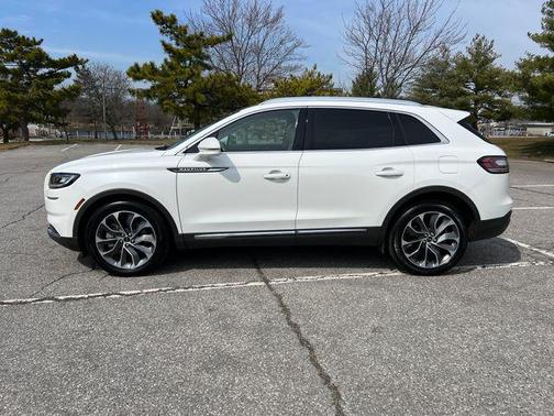 PRISTINE WHITE MET 3C 2022 Lincoln Nautilus Reserve