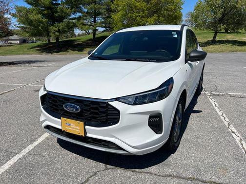 STAR WHITE METALLIC TRI-COAT 2023 Ford Escape ST-Line