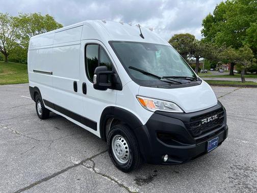 Bright White Clearcoat 2026 RAM ProMaster 2500 Tradesman