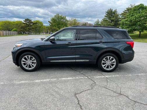 STONE BLUE METALLIC 2023 Ford Explorer XLT