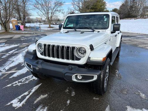 2025 Jeep Wrangler 4-Door Sahara 4x4
