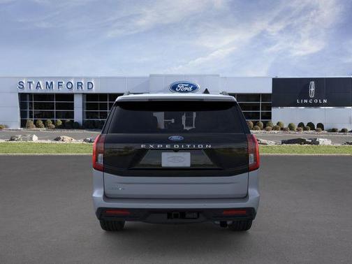 GLACIER GRAY MET TRI-COAT 2026 Ford Expedition Active