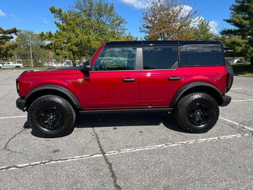 RUBY RED MET TNTD CLEARCOAT 2025 Ford Bronco Badlands
