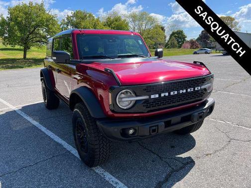RUBY RED MET TNTD CLEARCOAT 2025 Ford Bronco Badlands