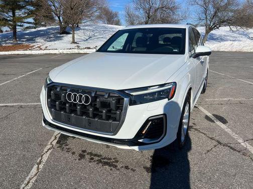 2025 Audi Q7 55 Premium Plus