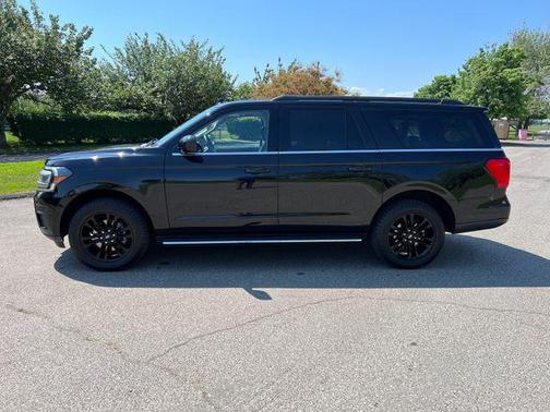 AGATE BLACK METALLIC 2023 Ford Expedition Max XLT