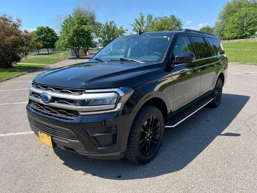 AGATE BLACK METALLIC 2023 Ford Expedition Max XLT