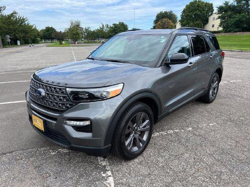 Carbonized Gray Metallic 2023 Ford Explorer XLT