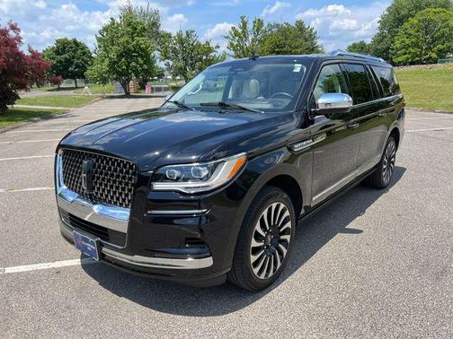 INFINITE BLACK 2023 Lincoln Navigator Black Label