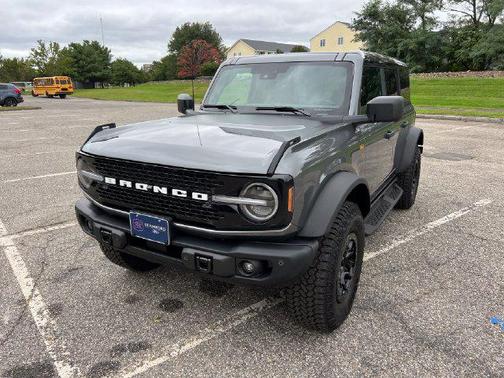 Carbonized Gray Metallic 2026 Ford Bronco Badlands