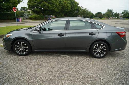 2018 Toyota Avalon XLE