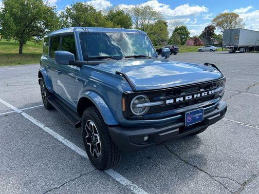AZURE GRAY MET TRI-COAT 2025 Ford Bronco Outer Banks