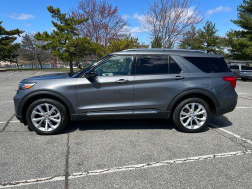 CARBONIZED GRAY METALLIC 2023 Ford Explorer Platinum