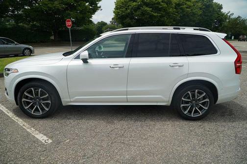 2019 Volvo XC90 T6 Momentum