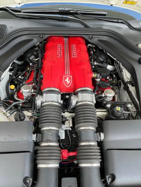 Photo 3 of 10 of 2012 Ferrari California Base