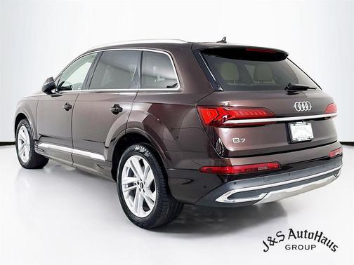 2022 Audi Q7 55 Premium Plus