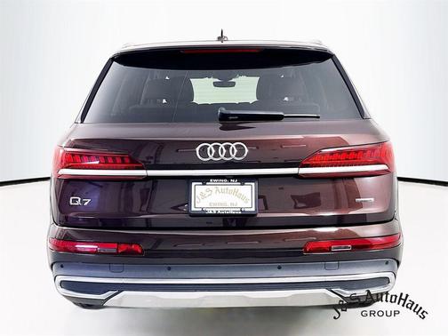 2022 Audi Q7 55 Premium Plus