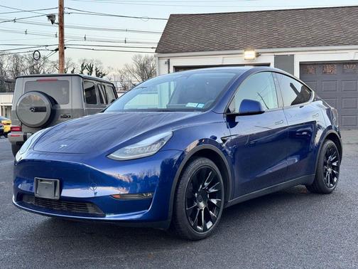 2023 Tesla Model Y Long Range Dual Motor All-Wheel Drive