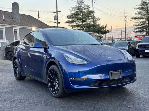 2023 Tesla Model Y Long Range Dual Motor All-Wheel Drive