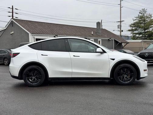 2023 Tesla Model Y Long Range Dual Motor All-Wheel Drive